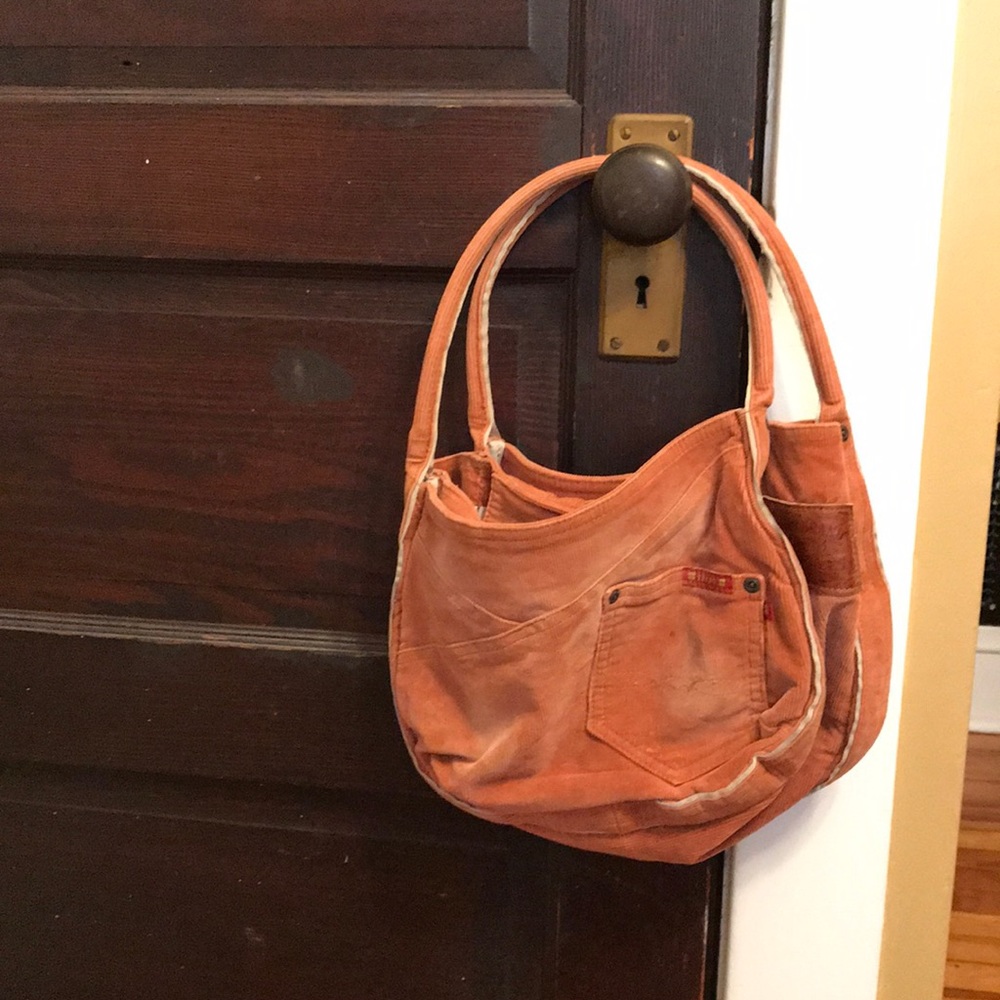 Gently used vintage lucky brand purse!